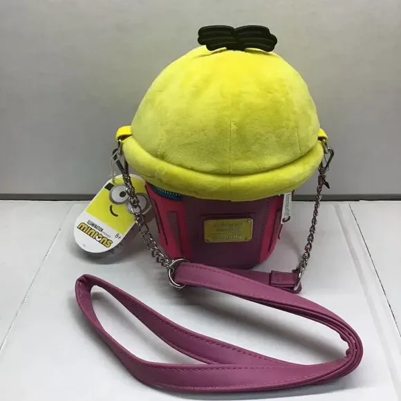 Loungefly Despicable Me Minion Cupcake Crossbody Bag Universal Studios NEW - Picture 3 of 8